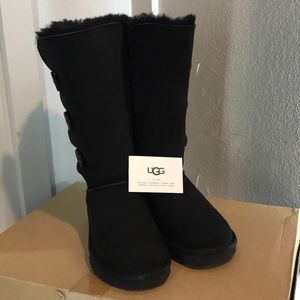 Uggs Bailey Button Triplet ll